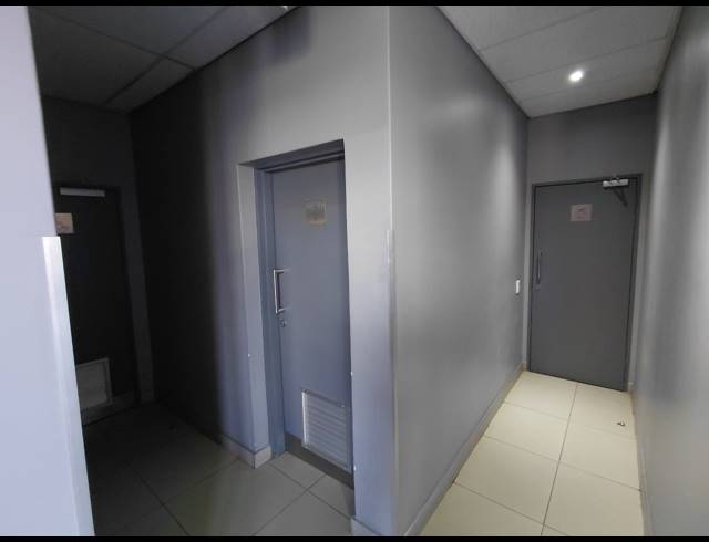 2,002M² OFFICE TO LET IN WATERFALL